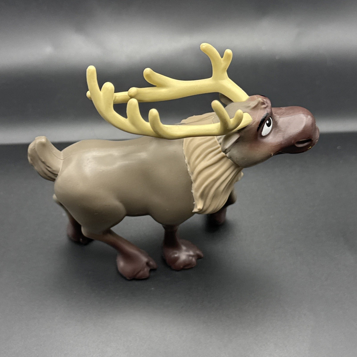 2018 Hasbro Disney Frozen 2 Adventure Collection Sven Action Figure, 5+