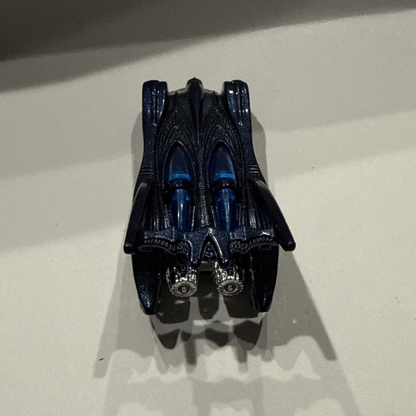 Hot Wheels 2004 DC Comics Batmobile (Blue Windows)