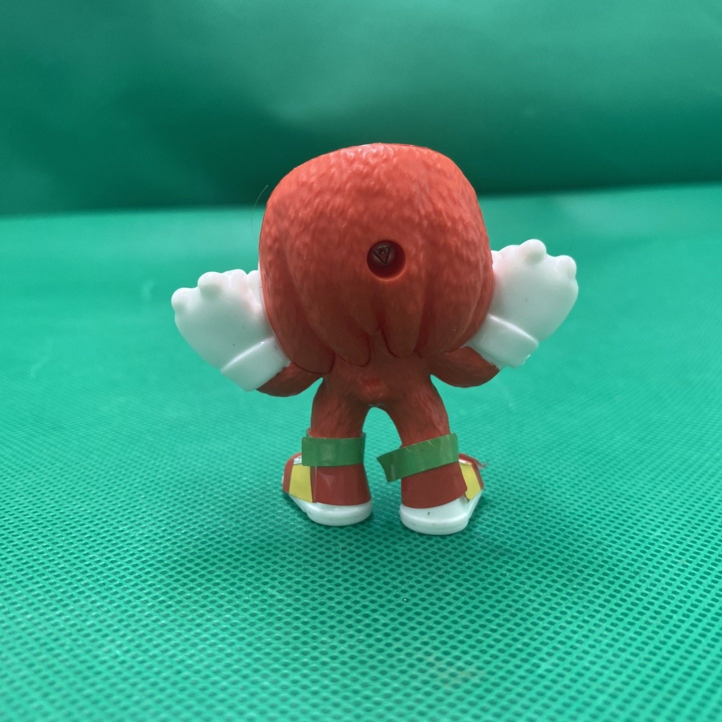 KNUCKLES THE ECHIDNA SONIC THE HEDGEHOG ACTION FIGURE MCDONAD’S TOY