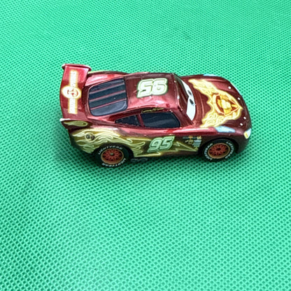 Disney / Pixar Cars ( Lightning McQueen ) -Neon Racers Exclusive Metallic Deco