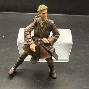 Star Wars AOTC Anakin Skywalker Tatooine Attack w/ Jedi Kick Hasbro 2001