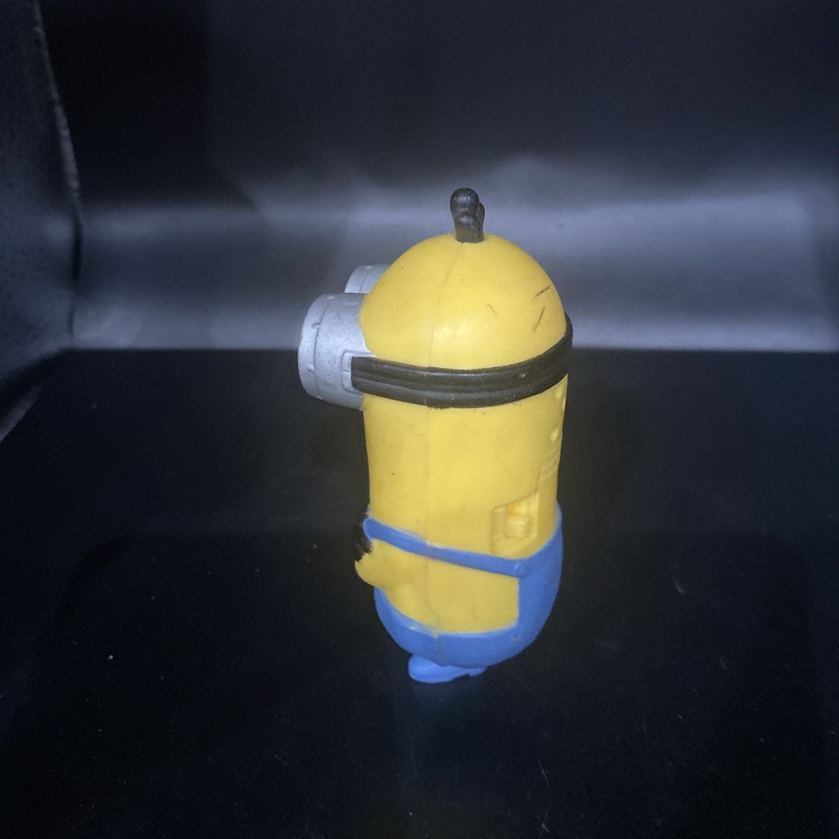 MINION DESPICABLE ME 4” ACTION FIGURE MCDONALDS TOY(PRE-OWNED) DOESN’T TALK