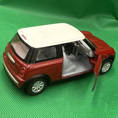 KINSMART NEW MINI COOPER DIECAST CAR 1:28 scale RED.