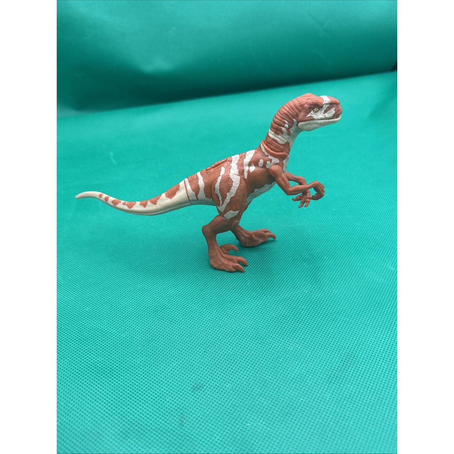 Jurassic World Dominion Atrociraptor Red Figure