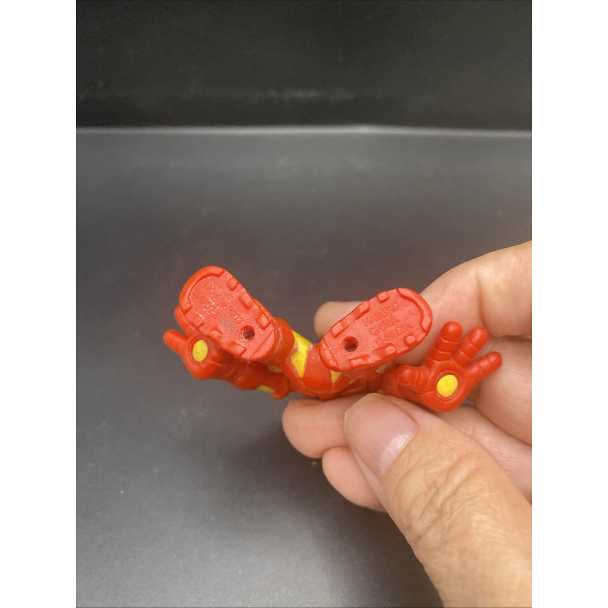 Marvel Super Hero Squad Action Figure IRON MAN Tony Stark Red Yellow (No Helmet)