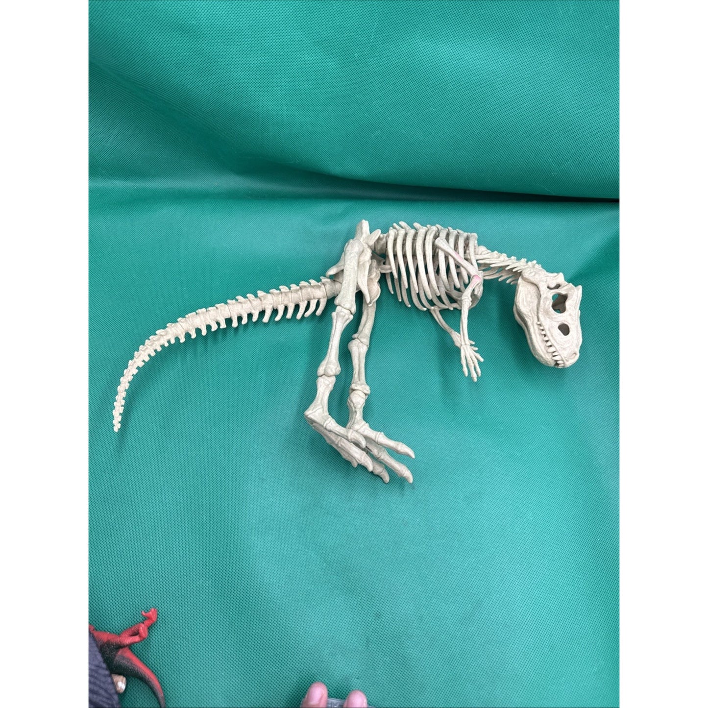 Jurassic World Fallen Kingdom Quest Indominus Rex Articulated Skeleton Figure