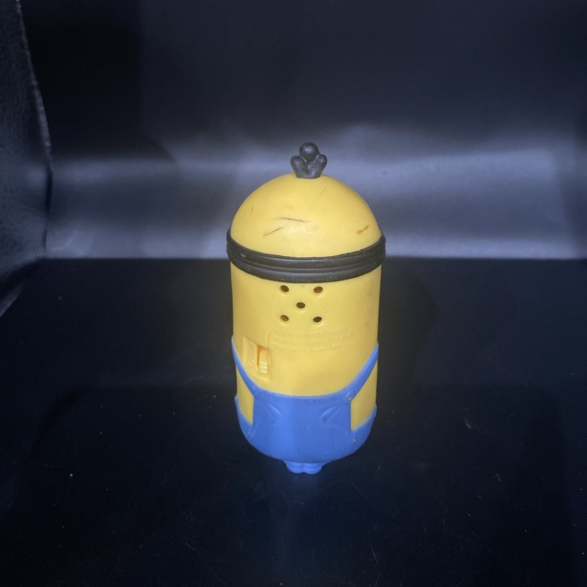 MINION DESPICABLE ME 4” ACTION FIGURE MCDONALDS TOY(PRE-OWNED) DOESN’T TALK