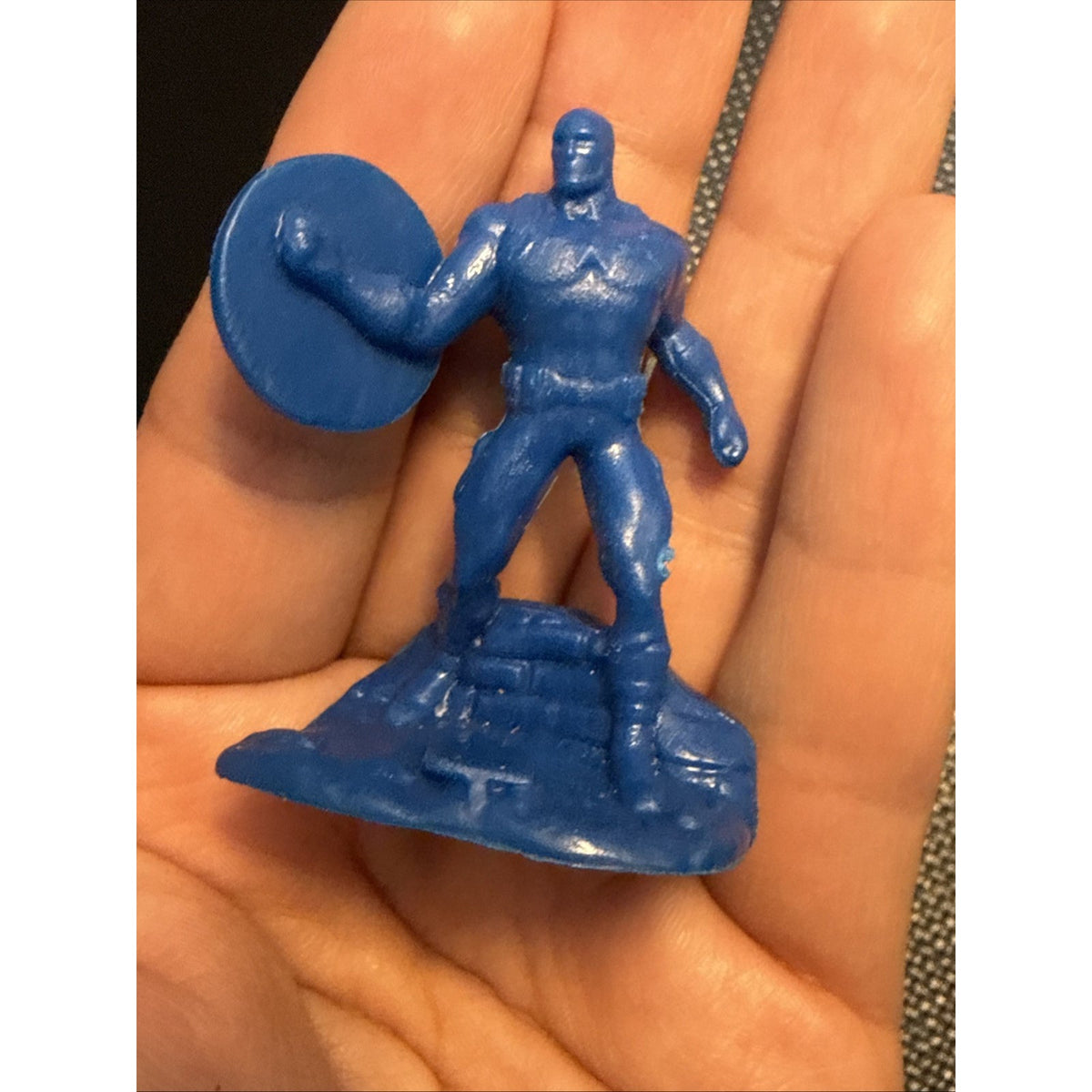 Marvel Universe Captain America Minature Cake Topper Figure-New (Minor Wear)