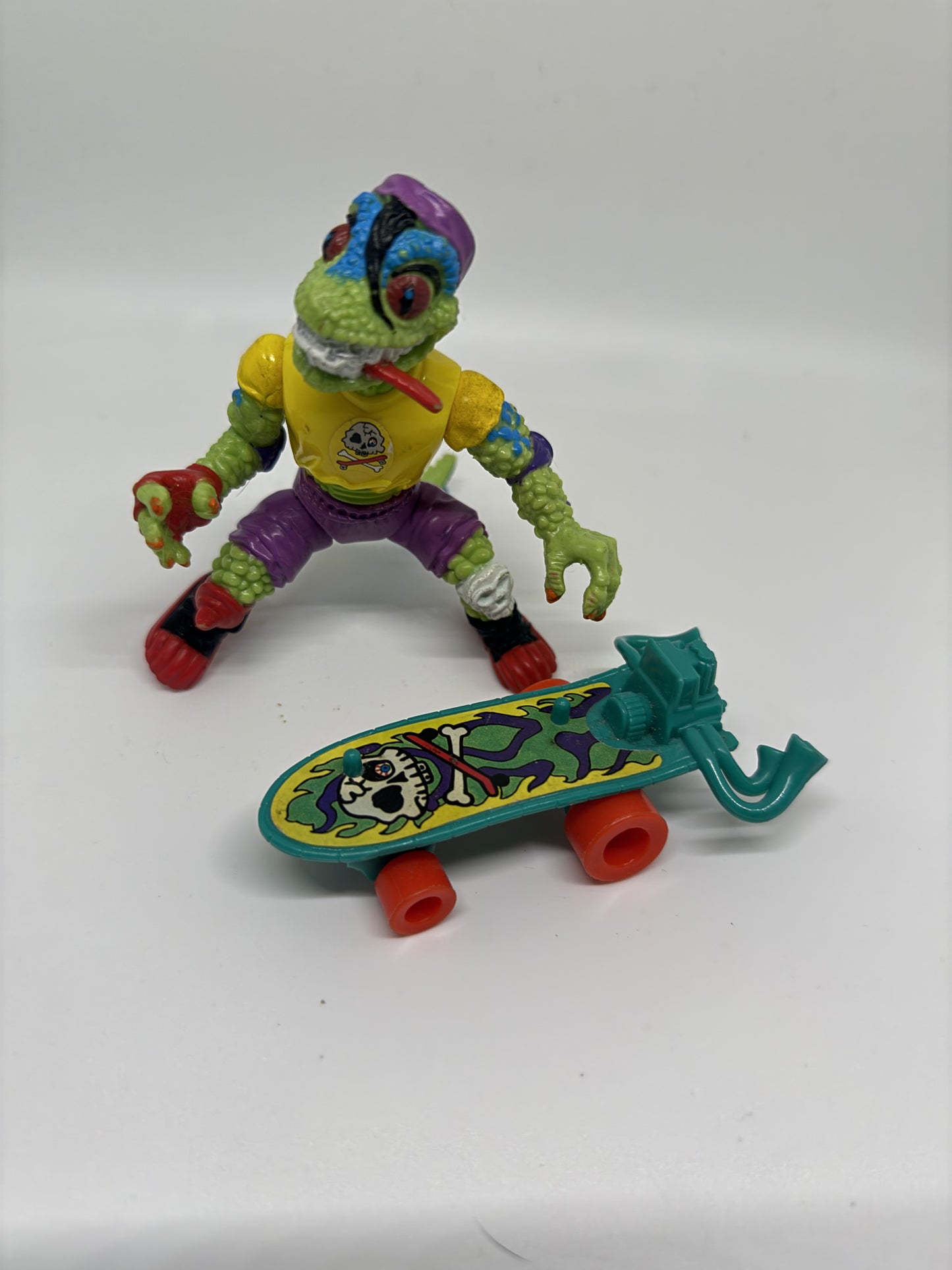 1990 Playmates TMNT Mondo Gecko Vintage 100% Complete Action Figure & Skateboard