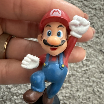Mario Nintendo Super Mario Bros 2.5” Figure PVC Toy Olía Made In China