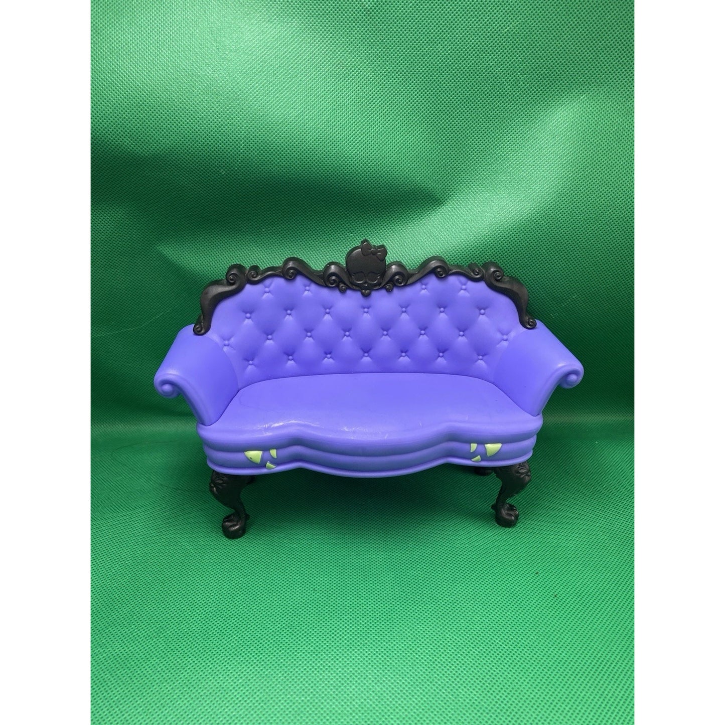 2022 Monster High Coffin Bean Café Couch Furniture Purple Part