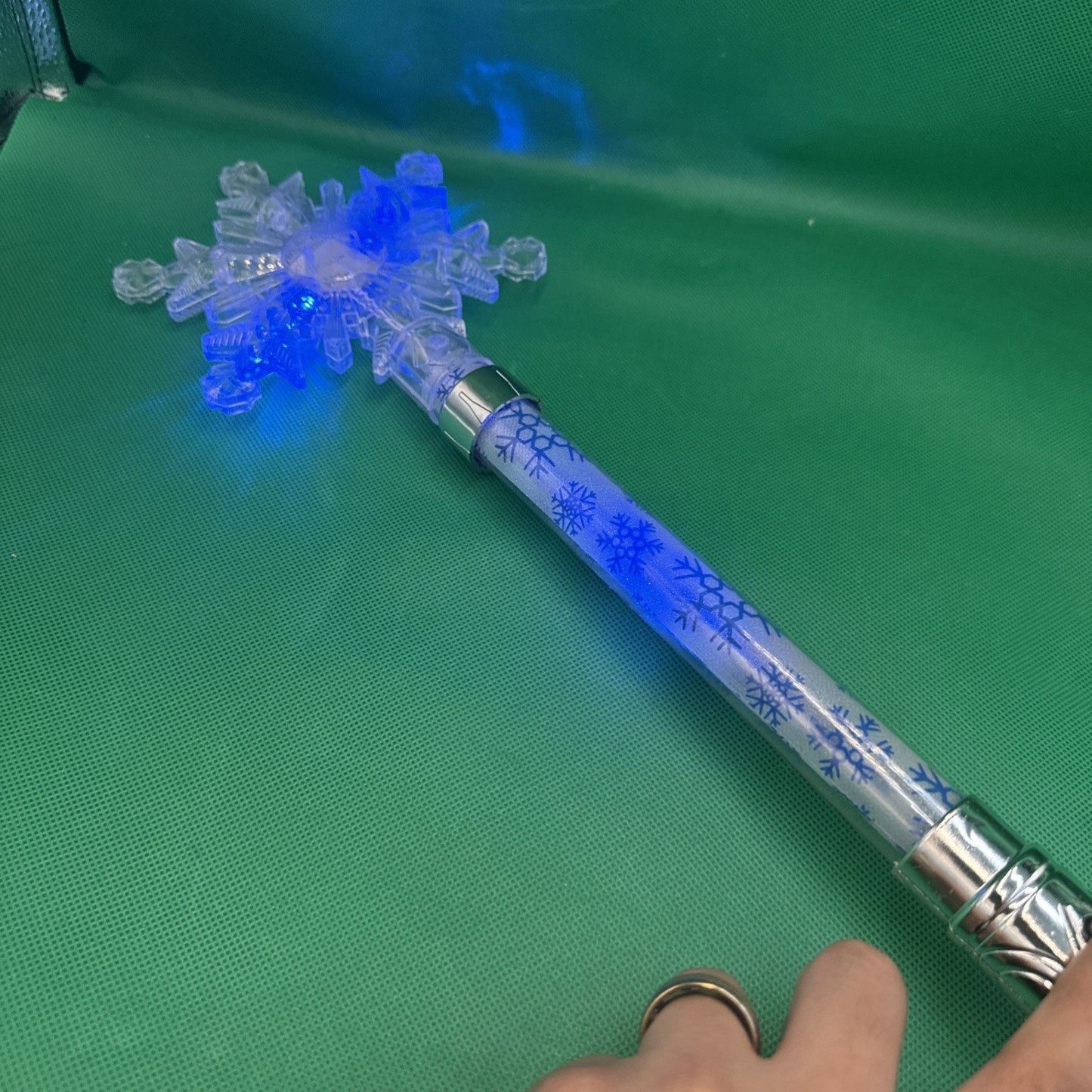 ICE PRINCESS COLOR CHANGING SNOWFLAKE WAND 3-MODES 21” FLASHING/BLINKING