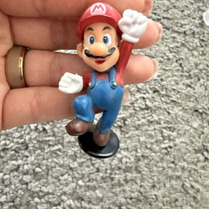 Mario Nintendo Super Mario Bros 2.5” Figure PVC Toy Olía Made In China