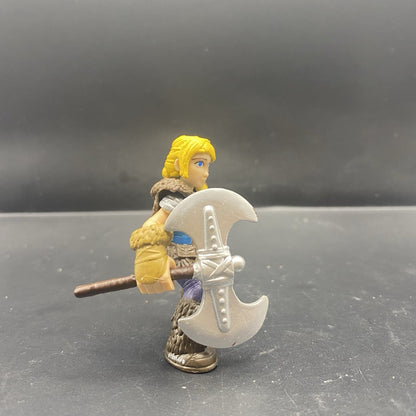 2014 DreamWorks 2.5 in "How to Train Your Dragon ASTRID Action Figure With Axe
