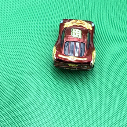 Disney / Pixar Cars ( Lightning McQueen ) -Neon Racers Exclusive Metallic Deco