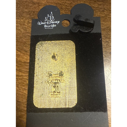 Disney DCL Mickey Mouse Chip and Dale Lost At Sea Pin 2002 Magic & Wonder