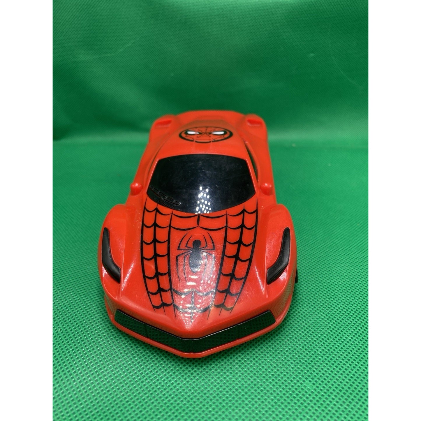 Spiderman RC Race car 8+ High speed 32ft Distance Marvel