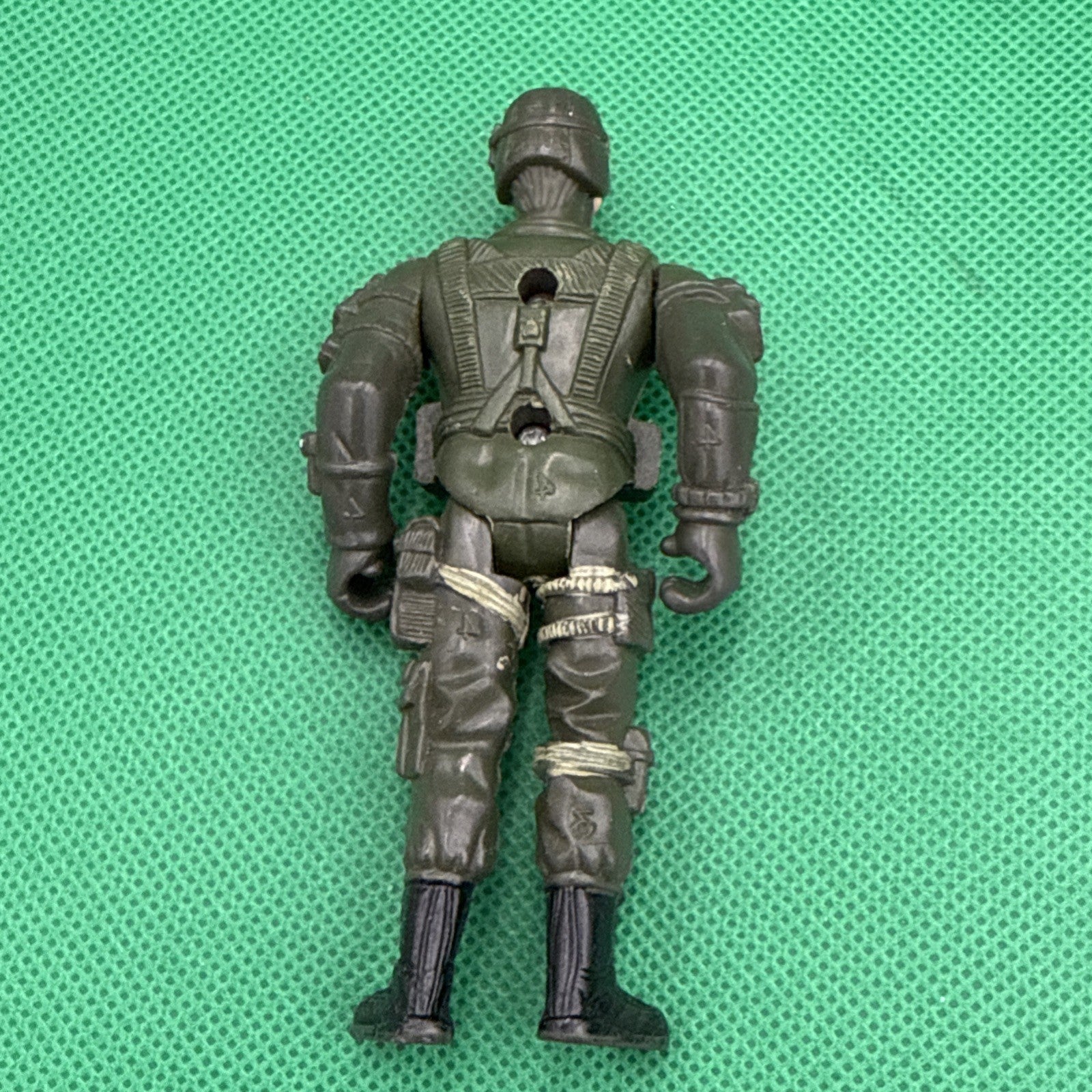 Action Figure 3.75" ARMY Camo Man Moveable Hole gripping Hands Unknown - toyscardscomics