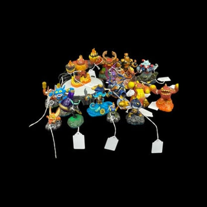 Activision Skylanders Action Figures Various Sets Lot of 40 Pieces +2 portals +carrier bag. - toyscardscomics