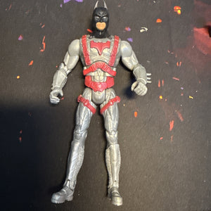 Mattel DC Comics Batman Begins Battle Cape Batman 5.5" Action Figure 2005