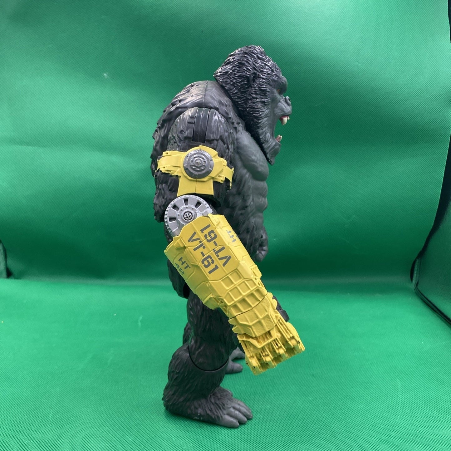 Godzilla X Kong : The New Empire ROLL N' BATTLE KONG Giant 11" Figure Poseable