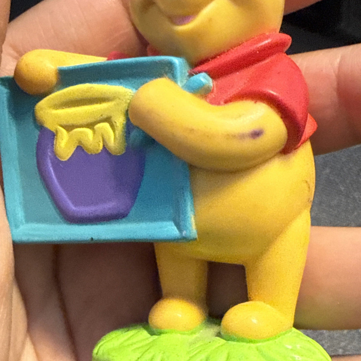 HTF Winnie POOH Bear Holding HONEY POT Picture PVC Figure DISNEY 3"