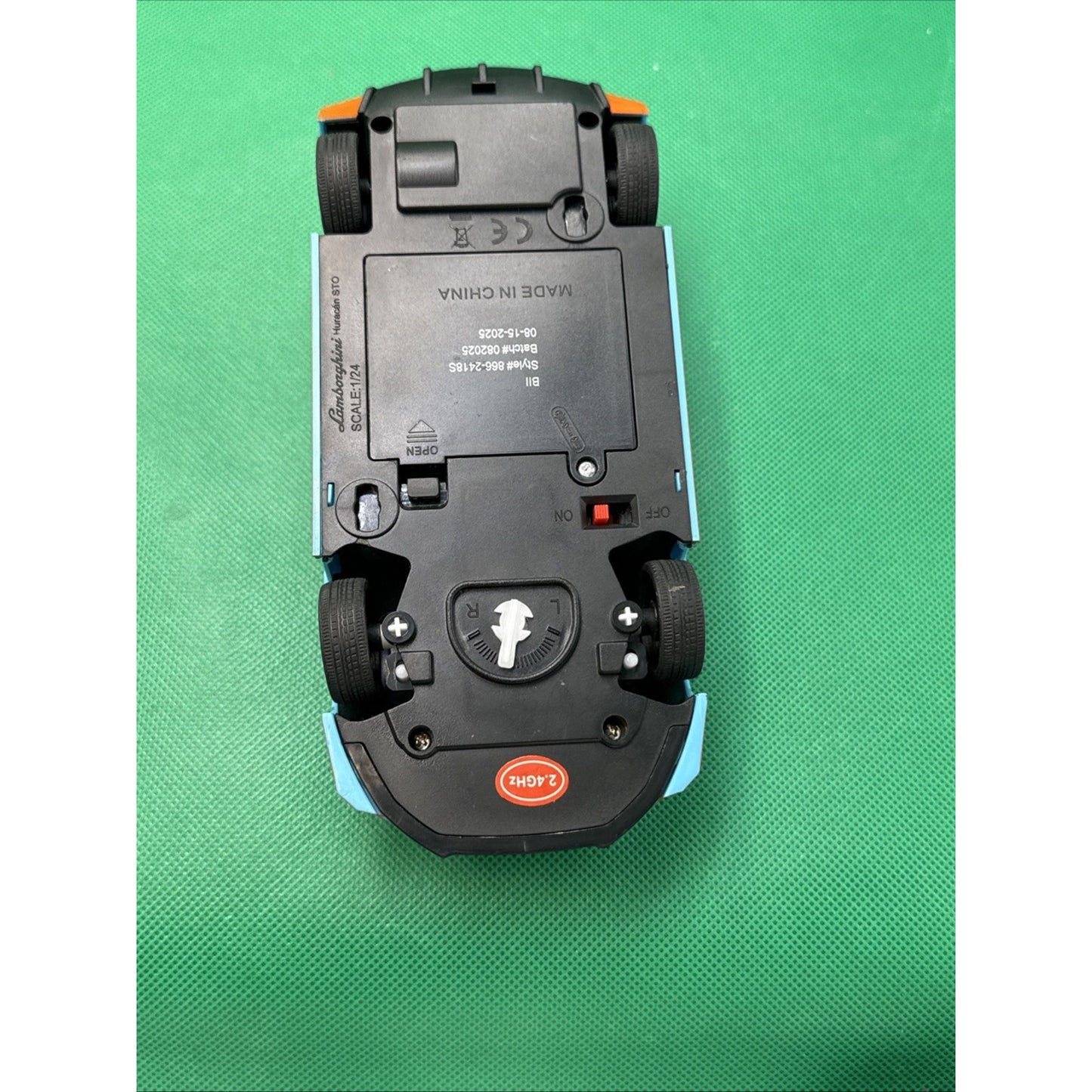 Lamborghini Huracán STO 1:24 Scale Model Car – Rastar Group