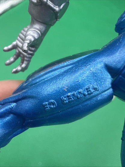 B74 Batman & Robin Iceblast Mr. Freeze Action Figure 1997 Kenner DC Comics 90s - toyscardscomics