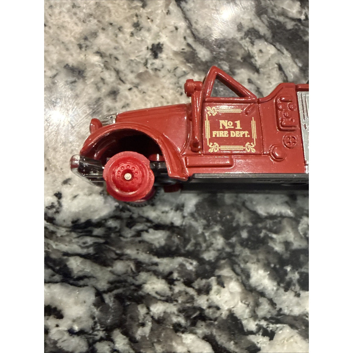 1939 Ward La France Fire Engine Ladder Pumper Truck 3.75" Diecast Scale Model