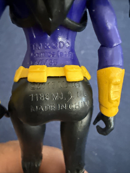 BATGIRL DC SUPER HERO GIRL 6” ACTION FIGURE PLASTIC TOY 2015 - toyscardscomics