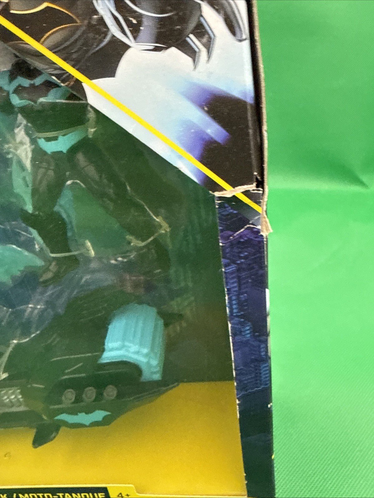 Batman moto - tank toy vehicle bane batman action figures DC Comics - toyscardscomics