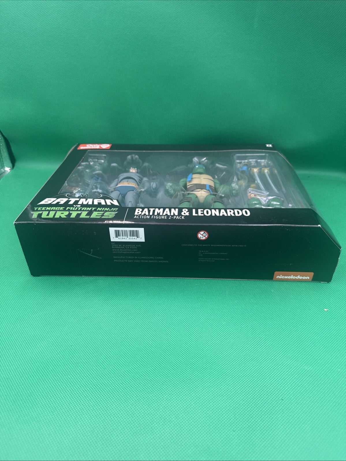 Batman vs Teenage Mutant Ninja Turtles Batman & Leonardo GameStop Exclusive - toyscardscomics