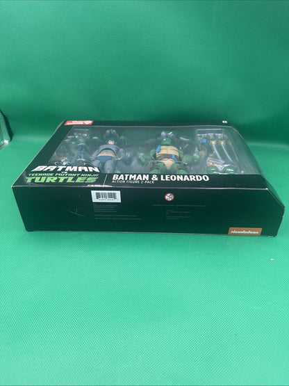 Batman vs Teenage Mutant Ninja Turtles Batman & Leonardo GameStop Exclusive - toyscardscomics