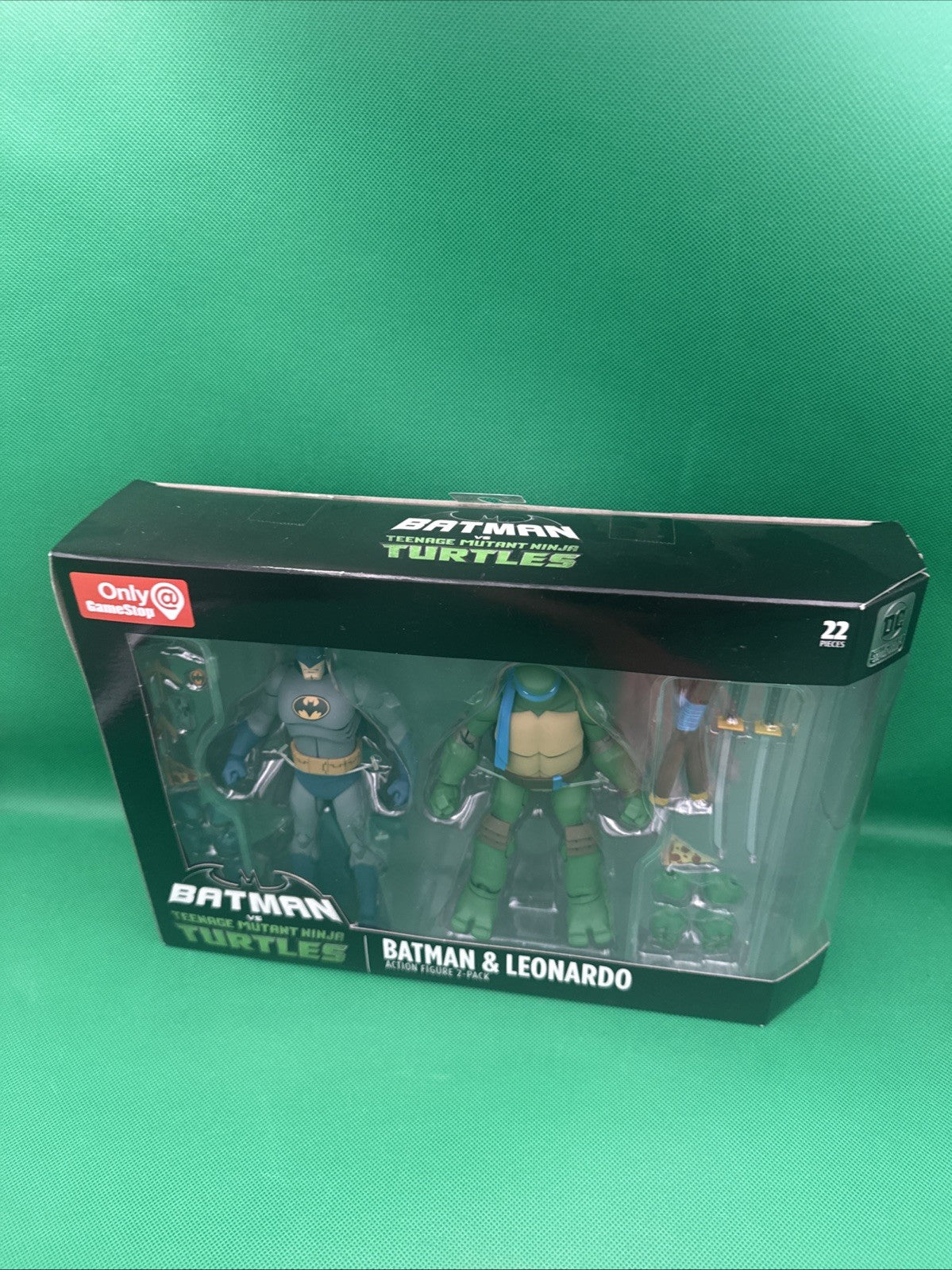 Batman vs Teenage Mutant Ninja Turtles Batman & Leonardo GameStop Exclusive - toyscardscomics