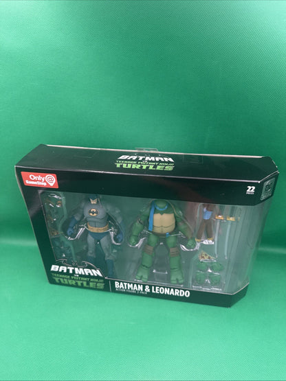 Batman vs Teenage Mutant Ninja Turtles Batman & Leonardo GameStop Exclusive - toyscardscomics