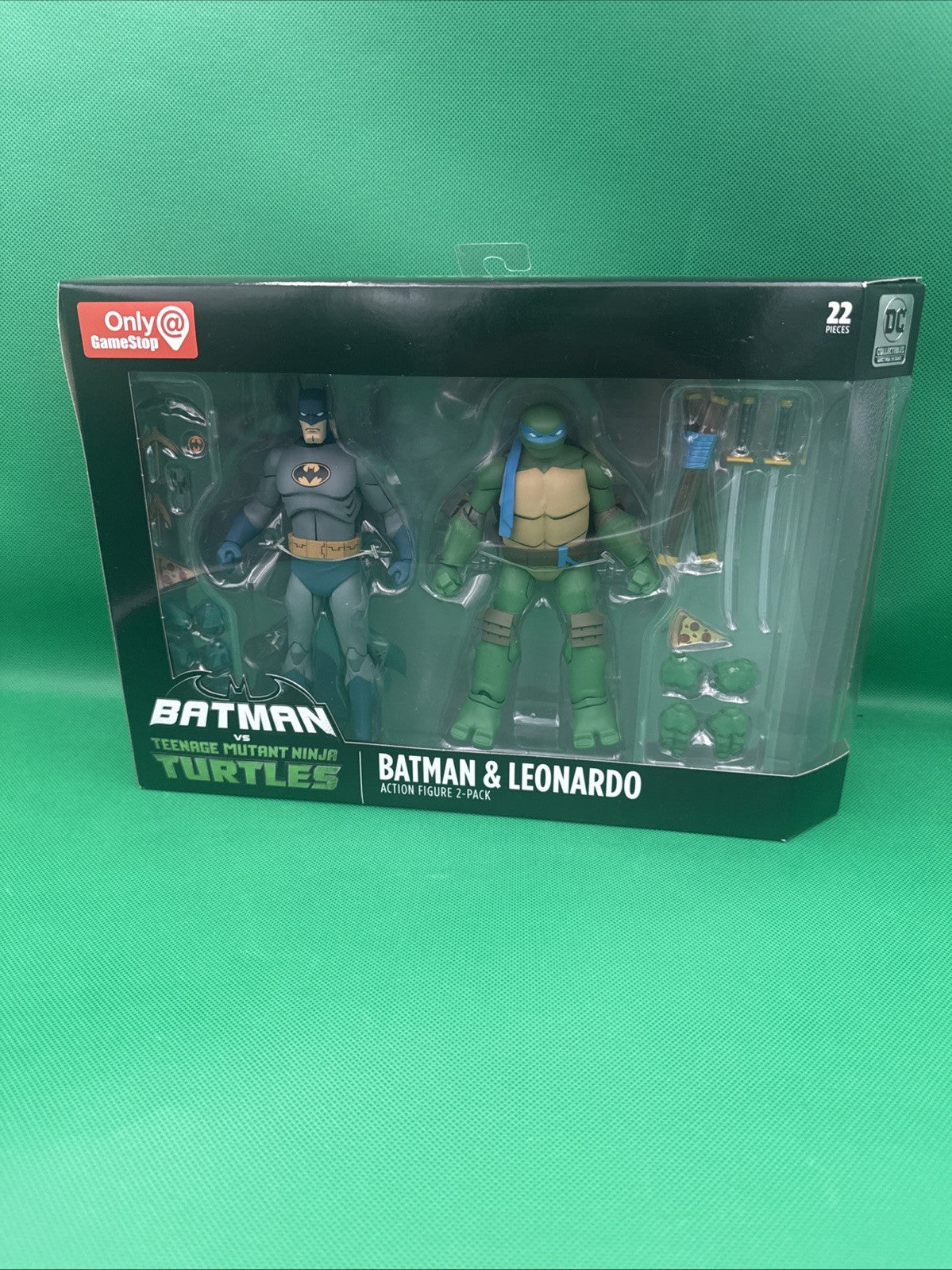 Batman vs Teenage Mutant Ninja Turtles Batman & Leonardo GameStop Exclusive - toyscardscomics