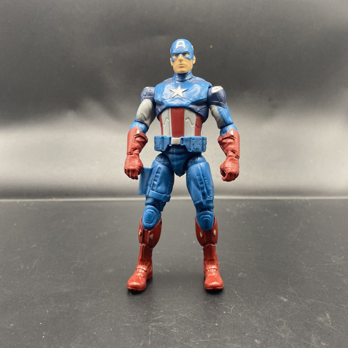 Marvel Avengers CAPTAIN AMERICA Hasbro 4" Action Figure 2011