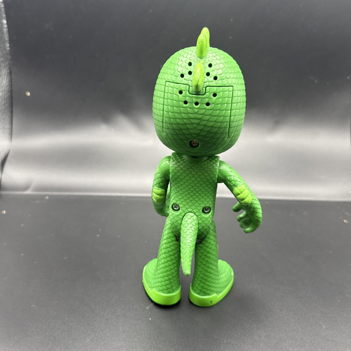Just Play 2017 PJ Masks Gekko 6" Tall Deluxe Talking Action Figure