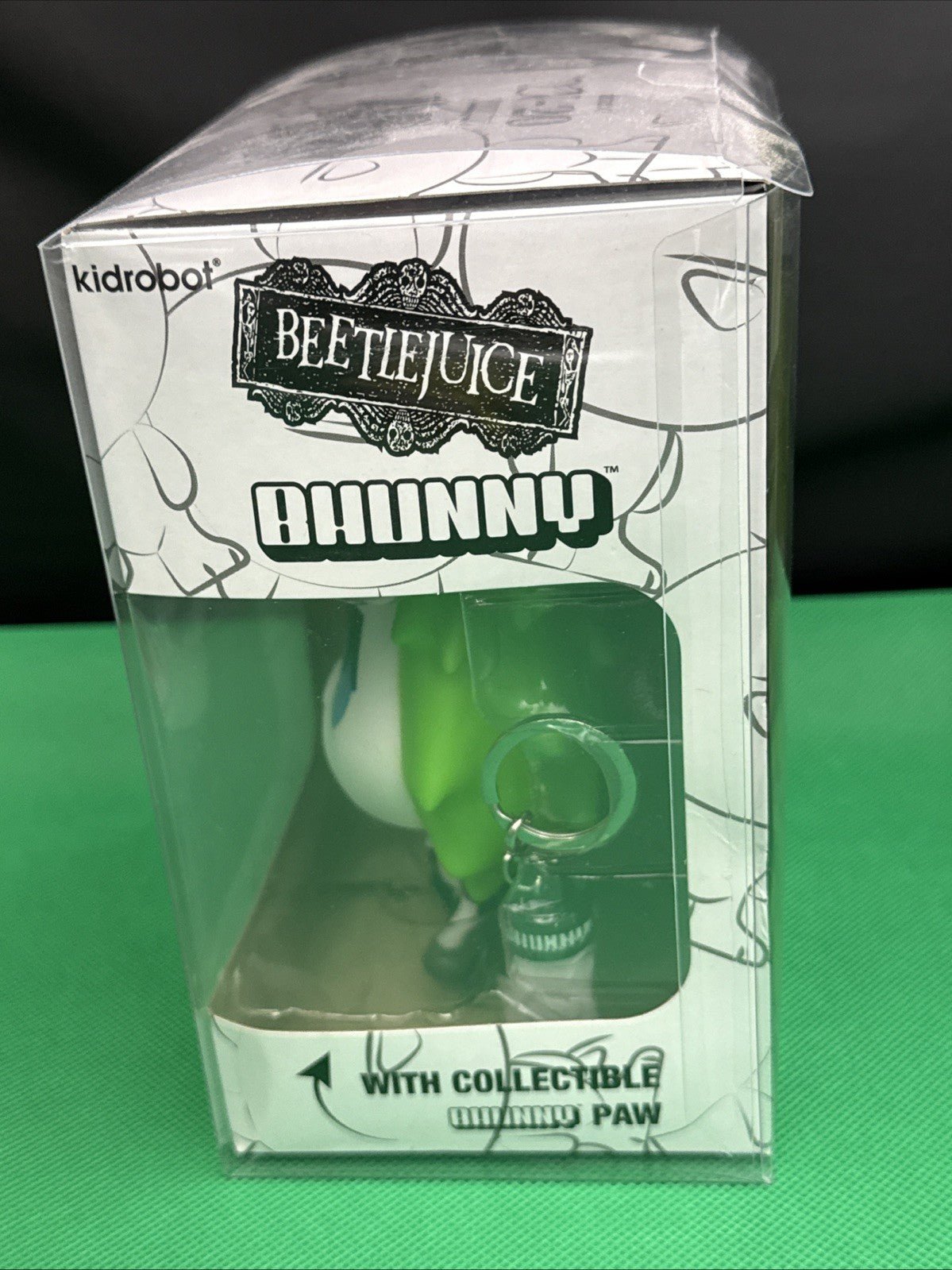Beetlejuice Bhunny V - 20 Vinyl Figure by Kidrobot 4" NEW - toyscardscomics