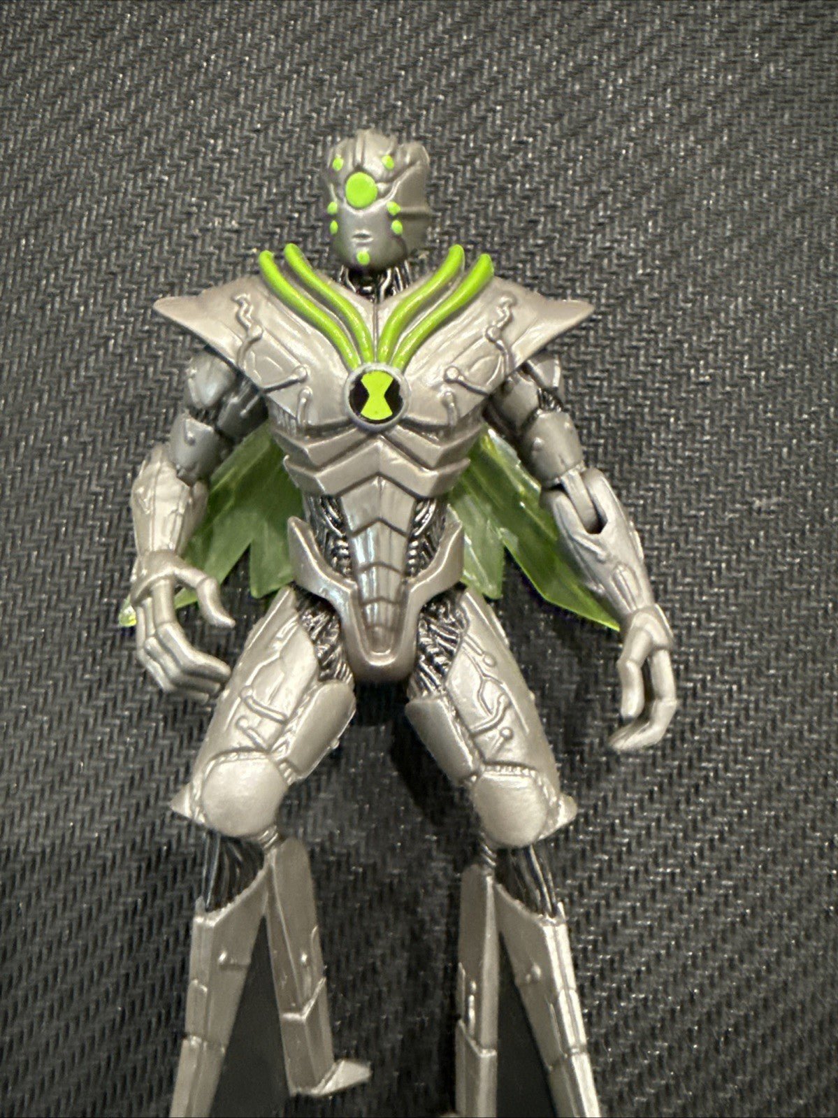 Ben 10 Ultimate ALIEN SWARM NANOMECH Action Figure 4" Cartoon Network Bandai 2 - toyscardscomics