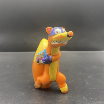 Swiper The Fox Dora The Explorer Mattel Fast Food Premium Toy 2002 Holding Cake