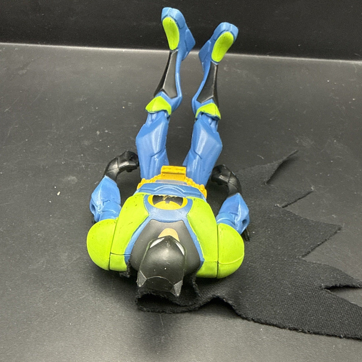 BATMAN Green and Blue DC Comics 4.5" Action Figure w/ Cape + Black Utility Belt