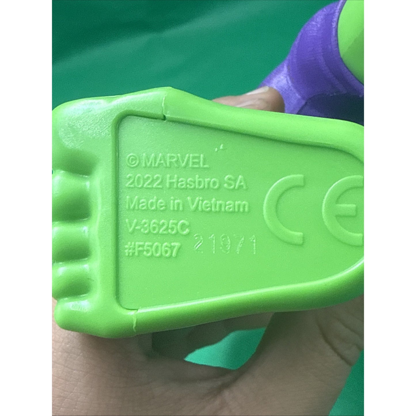 Marvel Hulk Face Changing Action Figure 11 Inch Green Purple Toy Hasbro Kids Fun