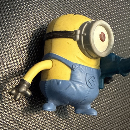 2013 McDONALDS DESPICABLE ME 2 #8 MINION STUART BLASTER HAPPY MEAL Not Tested