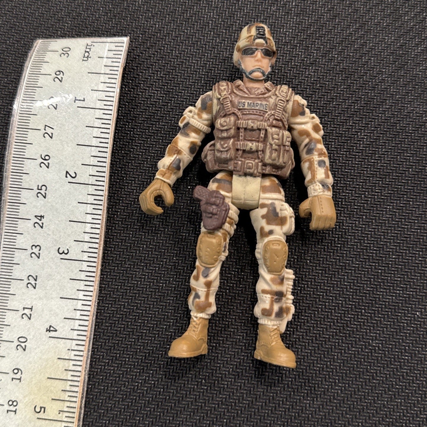 CHAP MEI 3.75" ACTION FIGURE IS IN U.S.MARINE UNIFORM EXITE U.S.M.C. ON BOOT - toyscardscomics
