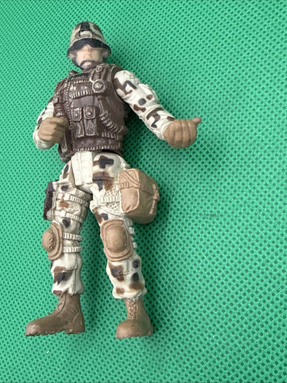 Chap Mei Excite U.S.M.C. 4" Marine Desert Camo Infantry Soldier USMC - VGC - toyscardscomics