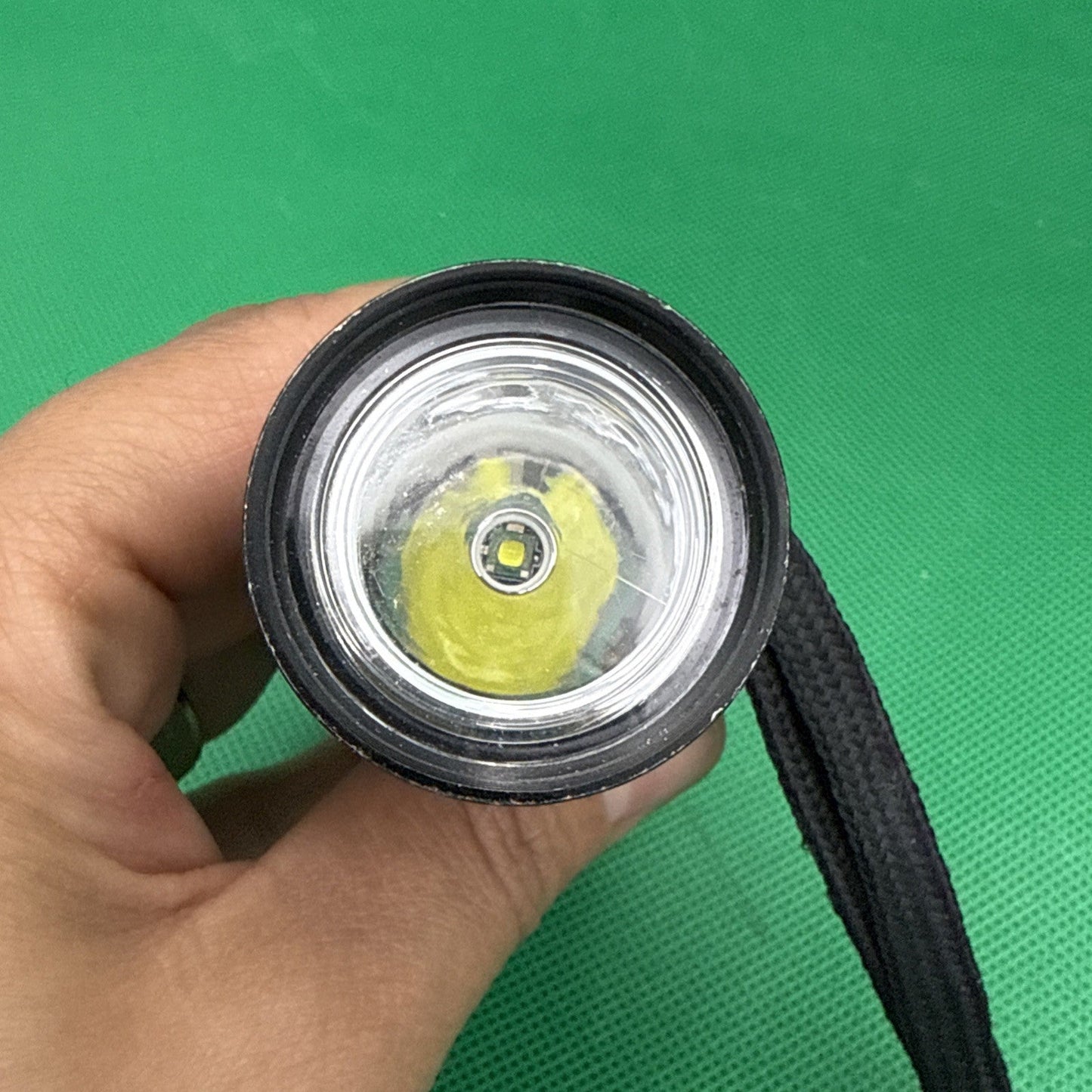 CREE Flashlight leds 250 1248 - toyscardscomics