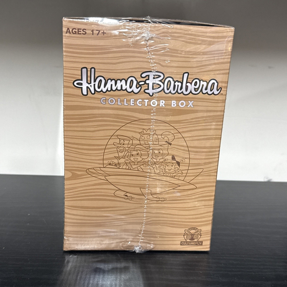 New Hana-Barbera Collectors Box_Yogi Bear Fleece_Tom Jerry sockes_Scooby Doo_