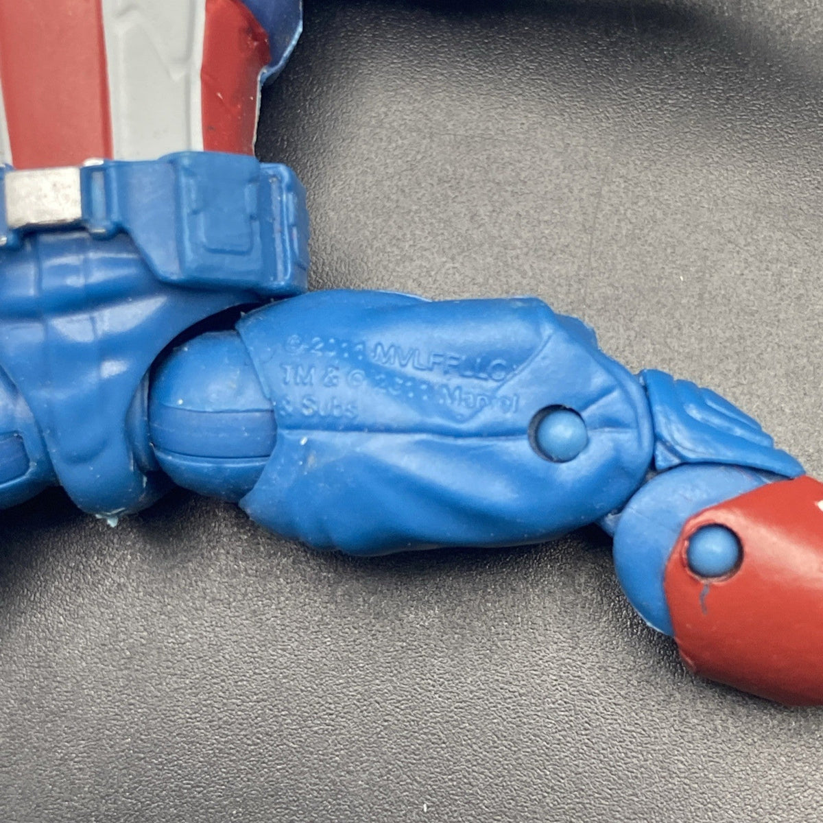 Marvel Avengers CAPTAIN AMERICA Hasbro 4" Action Figure 2011