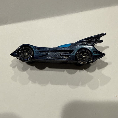 Hot Wheels 2004 DC Comics Batmobile (Blue Windows)